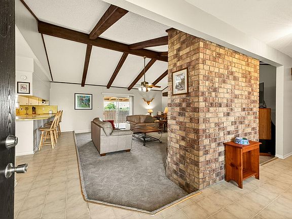 3rd image of 212 Halstedt Rd