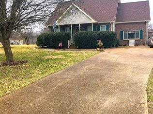 2003 Dogwood Ln, Greenbrier, TN 37073