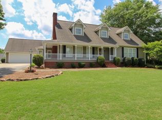 15 Leawood Ct SE, Lindale, GA 30147