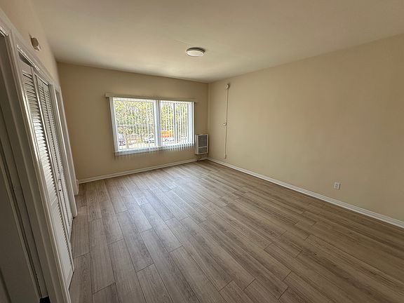2nd image of 3846 S Grand Ave APT 18