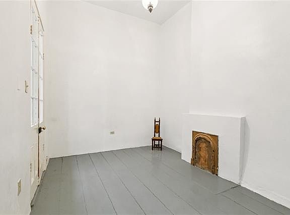 3rd image of 1227 Chartres St #2B