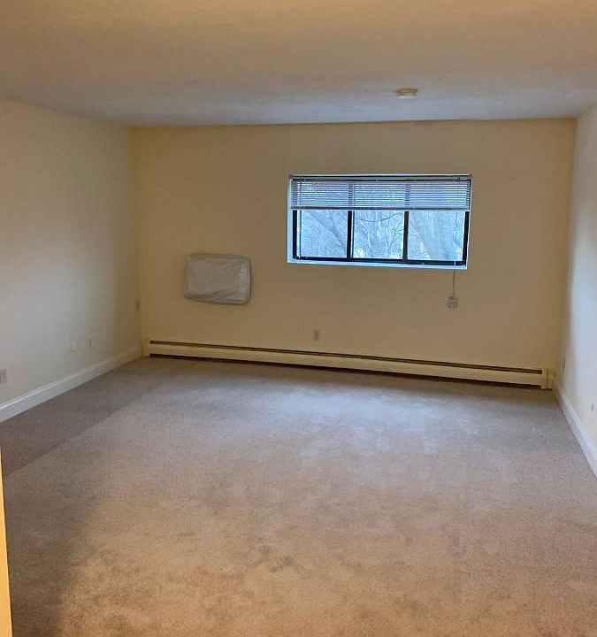 2nd image of 10 Hollis Ave
