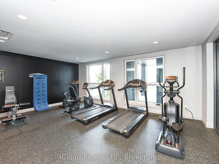 95 Dundas St W #4 — Photo 9