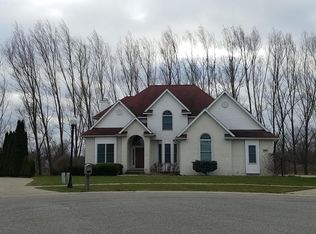2960 Meadow Berry Ct, Bay City, MI 48706