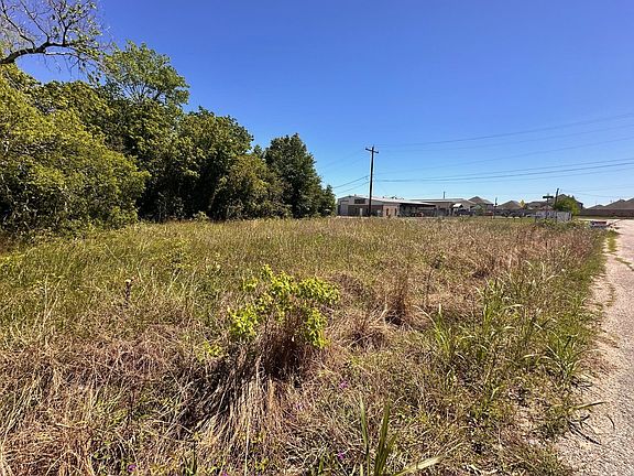 2nd image of 0 Lockheed St