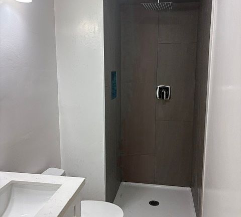 5th image of 4909 Orchard Ave