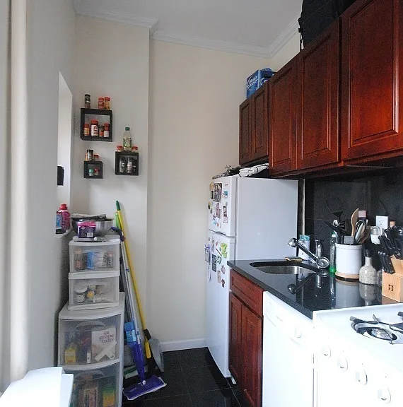 500 E 74th St #3G — Photo 5
