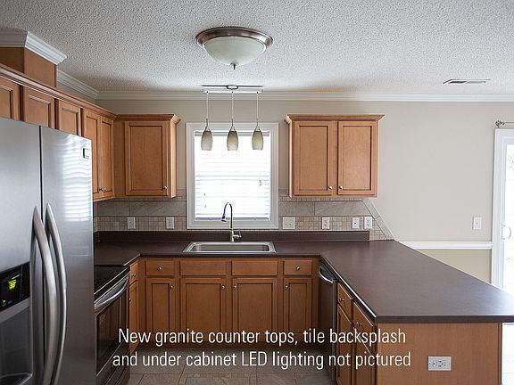 4th image of 112 W Victoria Ct APT D