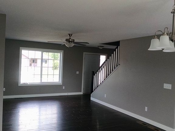 4th image of 621 Knights Ct