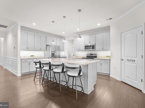 3rd image of 6708 Big Laurel Ln