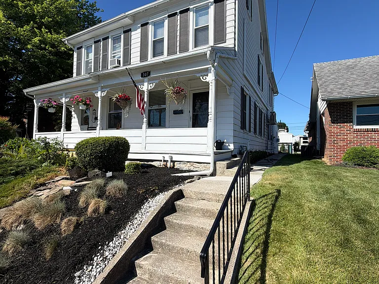 307 S Whiteoak St — Photo 1