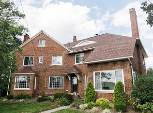 1545 Riverside Dr, Lakewood, OH 44107