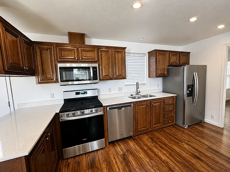 1972 Carnation Cir #B — Photo 3