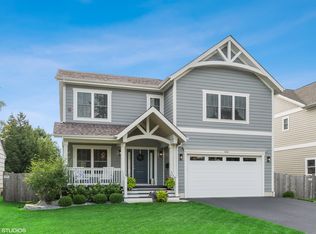 414 Carter St, Libertyville, IL 60048
