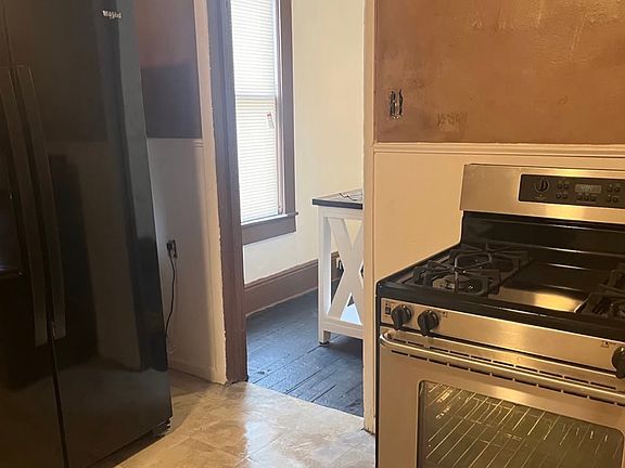 4th image of 1264 E 59th St