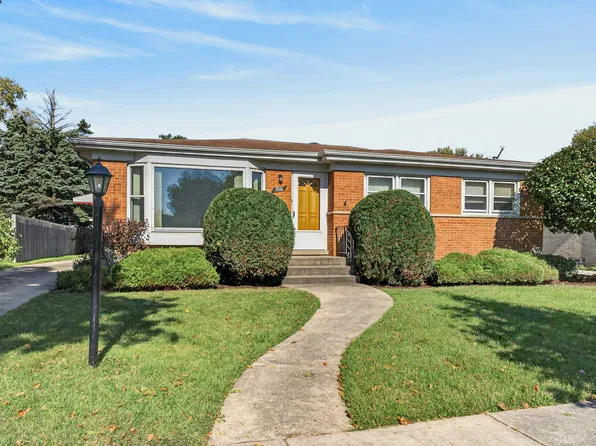 1916 Laura Ln, Des Plaines, IL 60018