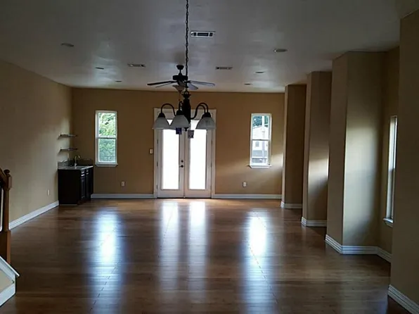 111 E 33rd St #A, Houston, TX 77018