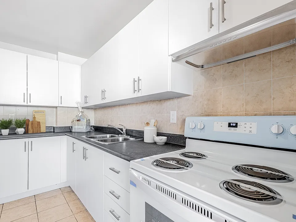 5 Capri Rd
