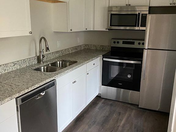 2nd image of 919 Carr St
