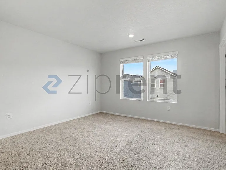 555 Stoller St — Photo 22