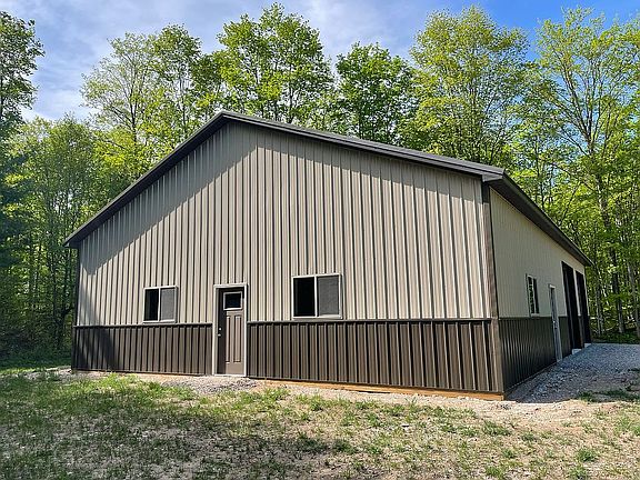 3rd image of 9696 Harley Ln