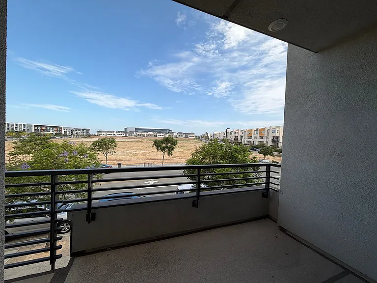 1922 Strata St #5 — Photo 9