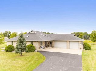 1311 Raebrooke Ln, De Pere, WI 54115