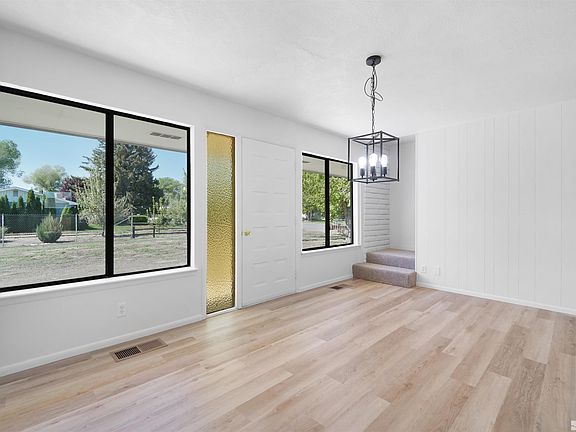 5th image of 410 Madden Ln