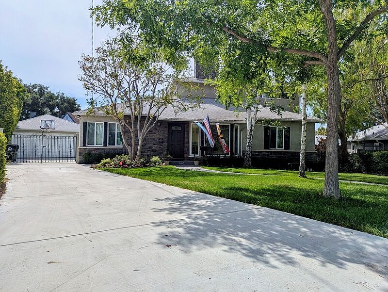 1st image of 2274 Luana Ln