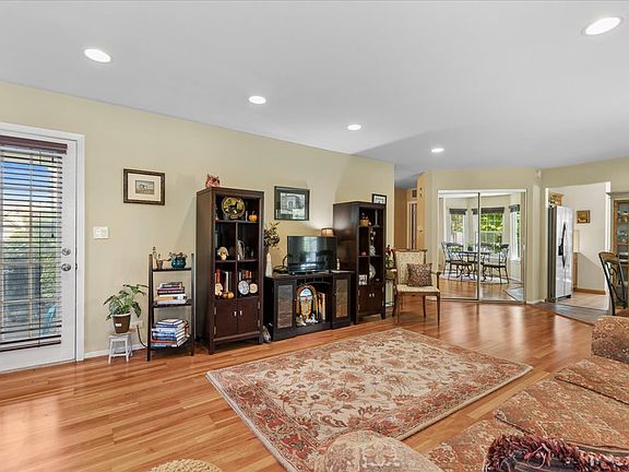5th image of 1230 S Wellington Ct