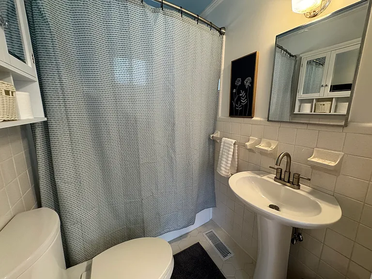 310 Crest Dr — Photo 28