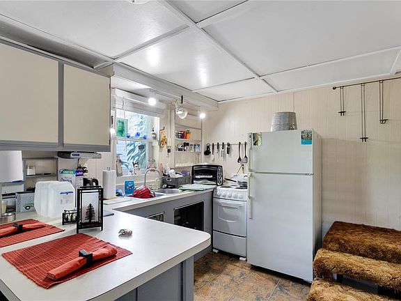 5th image of 255 Jennica Ct