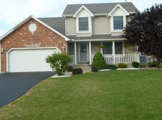 4717 Hermitage Rd, Niagara Falls, NY 14305