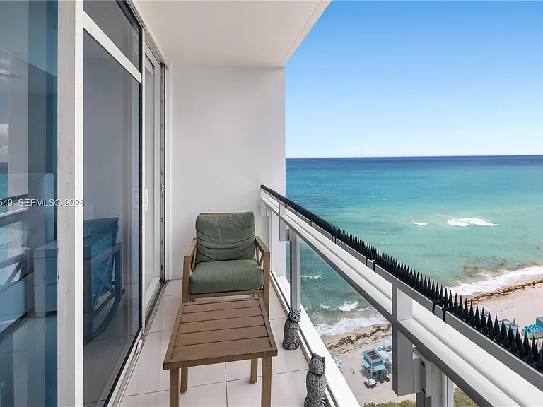 6801 Collins Ave #LPH06-DOORLPH14 — Photo 27