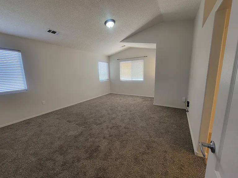 2202 Margarita Dr SE — Photo 25