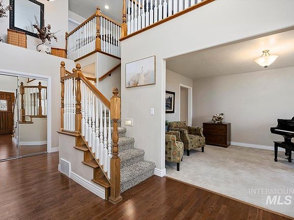 3rd image of 2028 Candleridge Dr