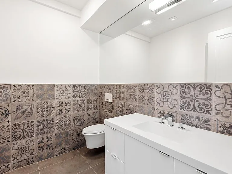 807 Treat Ave — Photo 10