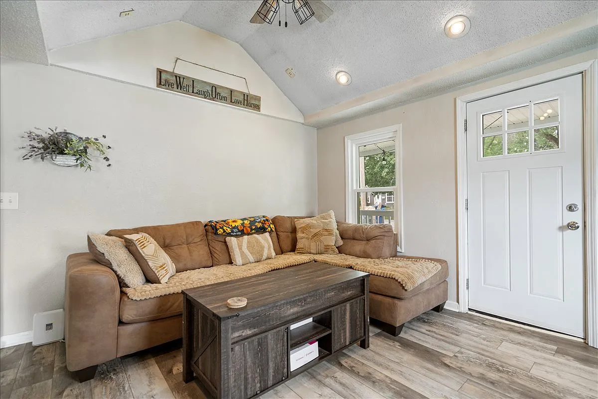 1815 Cherry Street - 1 — Photo 4