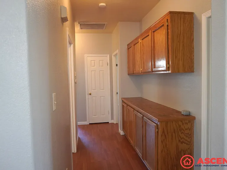 9305 Foxglen Ct — Photo 8