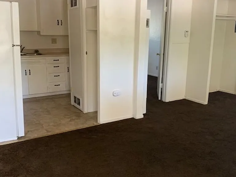 1105 Aspenwald Rd — Photo 1