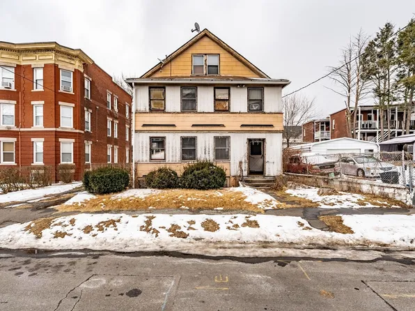 1 Three Munroe St, Holyoke, MA 01040