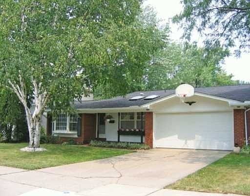 1st image of 2953 Aurora St