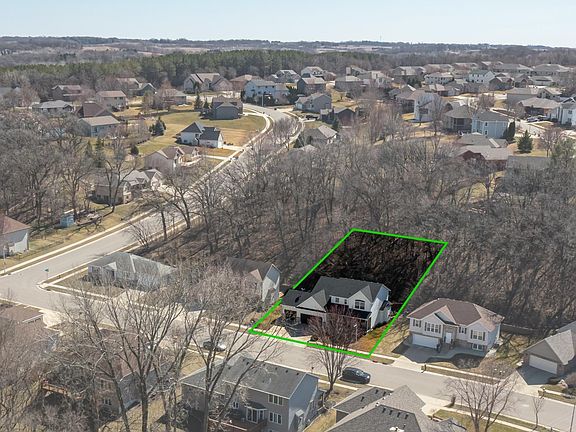 3rd image of 1008 Southern Woods Pl SW