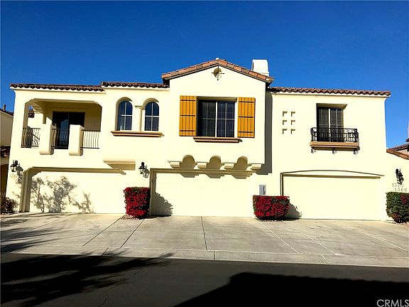 3rd image of 1370 S Yermo Dr