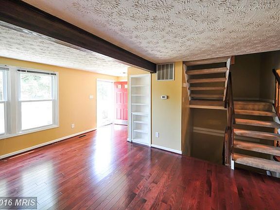 2nd image of 9918 Oakdale Woods Ct