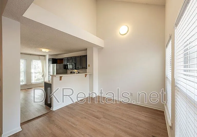 2200 Goodwood Blvd SE — Photo 8