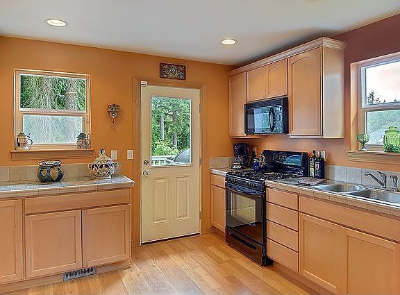 Kitchen door leading to deck