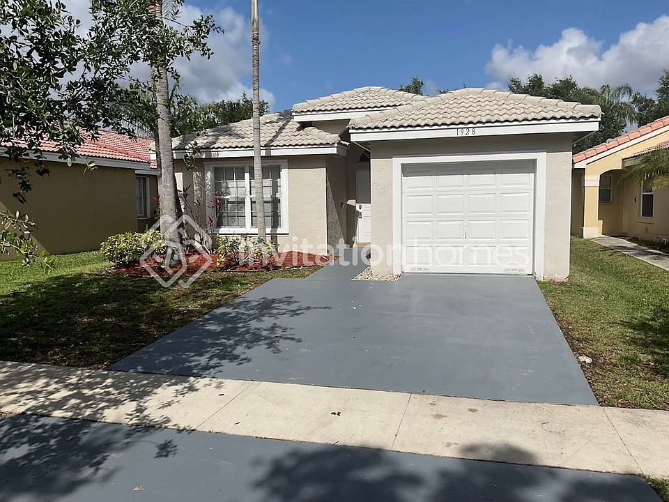 1st image of 1928 SW 177th Ave