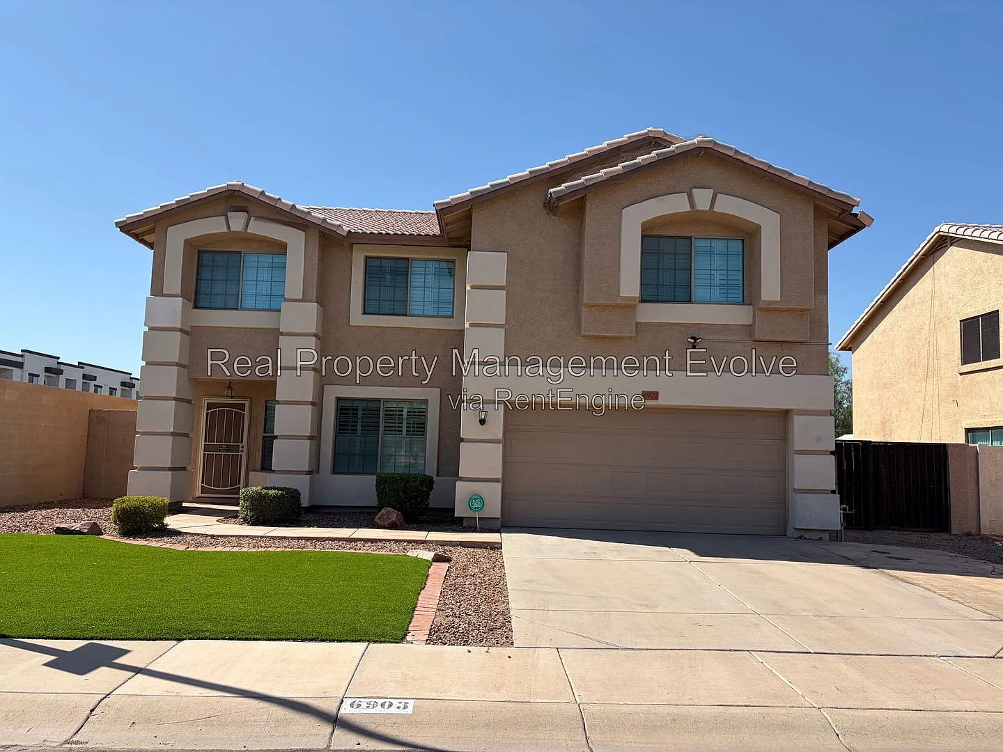 4 bed, 3.0 bath, 2452 sqft, $2,400 — Photo 1