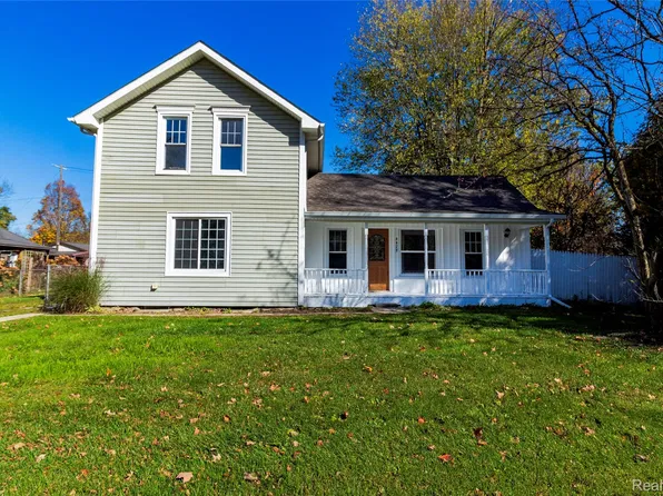 4428 Lapeer St, Columbiaville, MI 48421